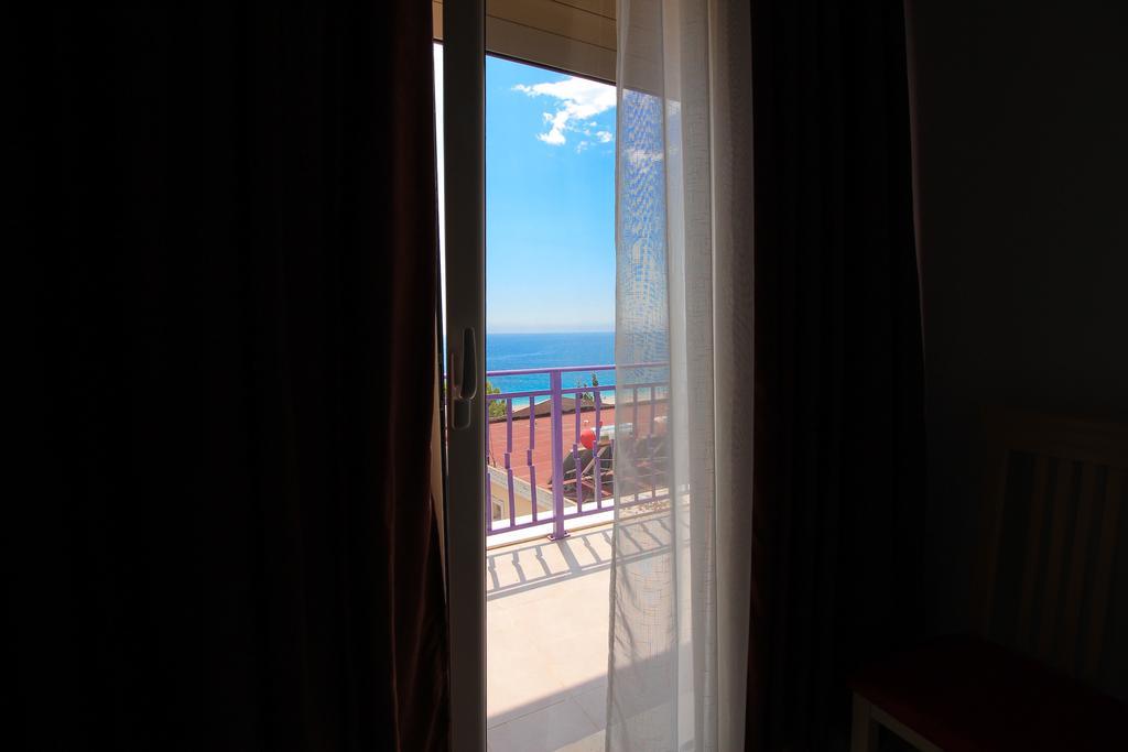 Hotel Keisa Dhërmi エクステリア 写真