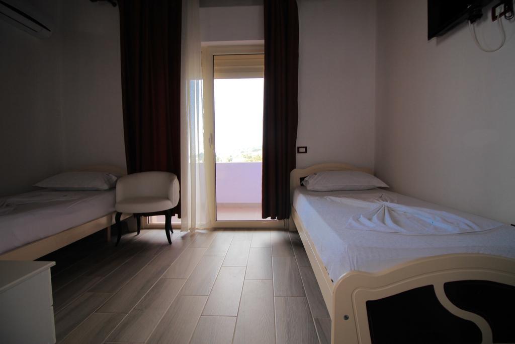 Hotel Keisa Dhërmi 部屋 写真