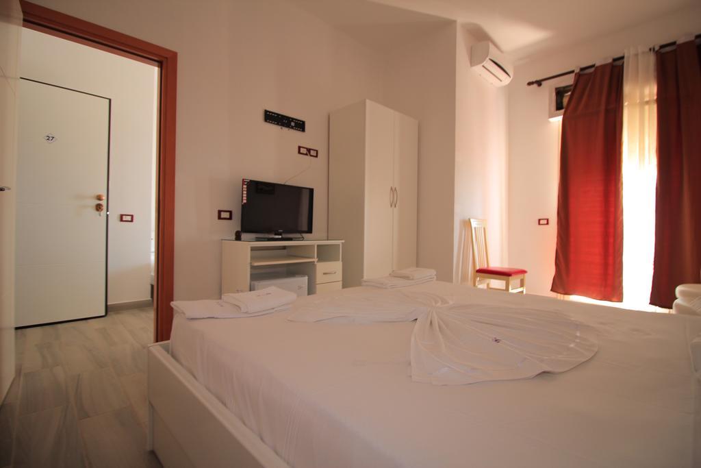 Hotel Keisa Dhërmi エクステリア 写真